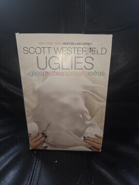 Uglies (Boxed Set): Uglies; Pretties; Specials; Extras by Scott Westerfeld